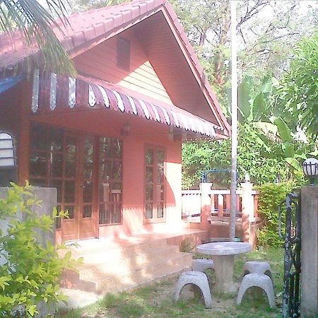 Aree Studio Guesthouse2 Plaja Bang Tao Exterior foto